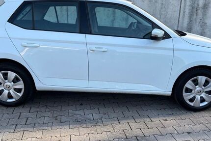 Skoda Fabia 136.700 km 6.500 &euro; Karlsruhe 76133