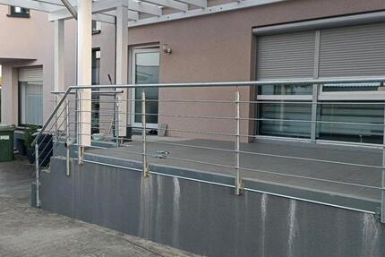 zu Verkauf zwei Familienhaus BJ.1990 200.m2 6 zimmer