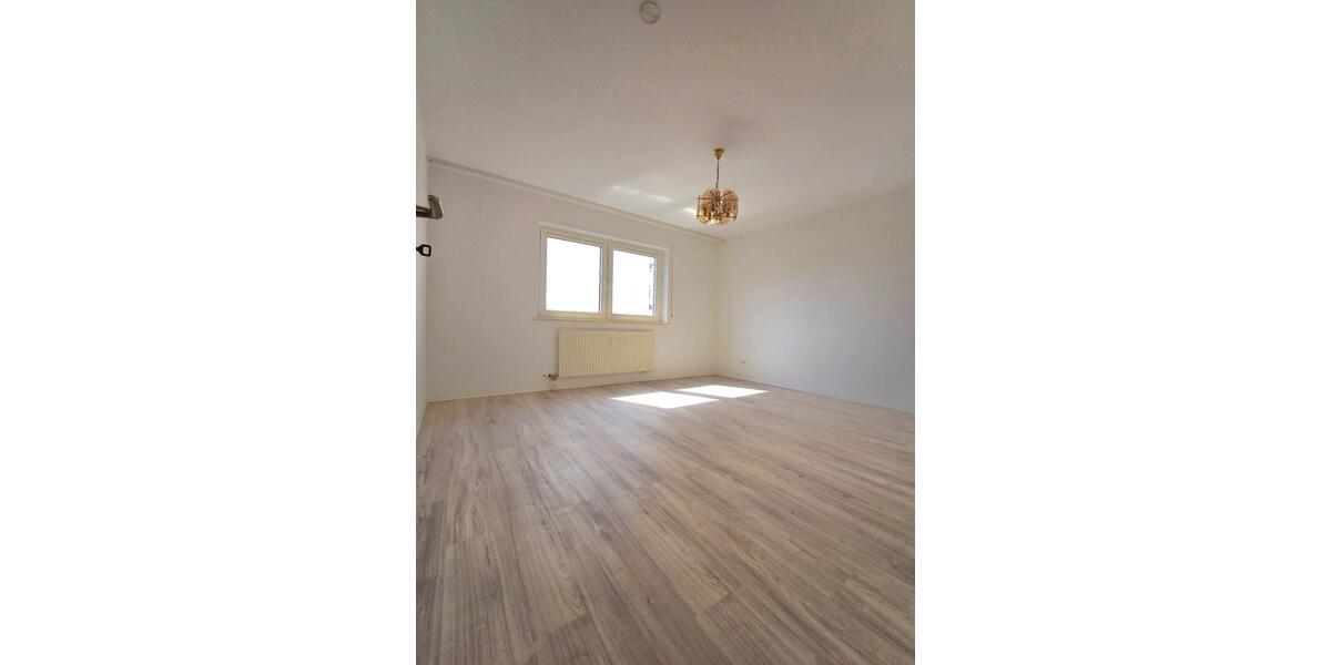 Etagenwohnung Stutensee - 3 Zimmer, 89 m&sup2;, 935&euro; | Angebot:26041976