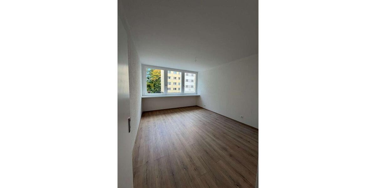 Etagenwohnung Karlsruhe Wettersbach - 4 Zimmer, 126 m&sup2;, 1.225&euro; | Angebot:25783076