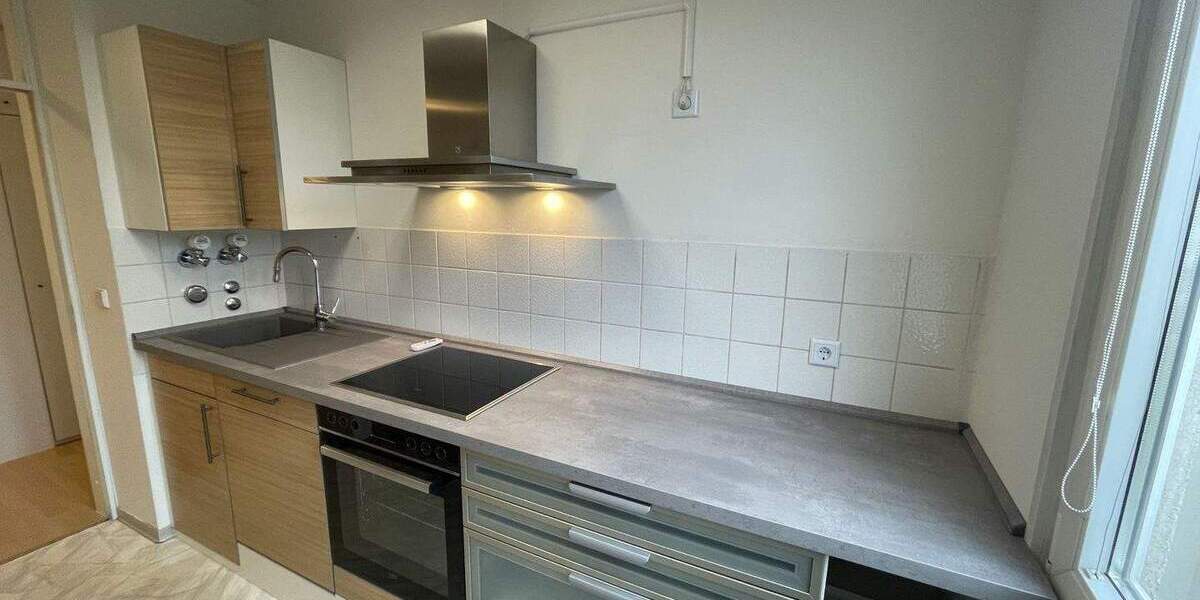 Wohnen mitten in Karlsruhe: 2 Zimmer, möbliert, inkl. Tiefgaragenstellplatz 2 zimmer