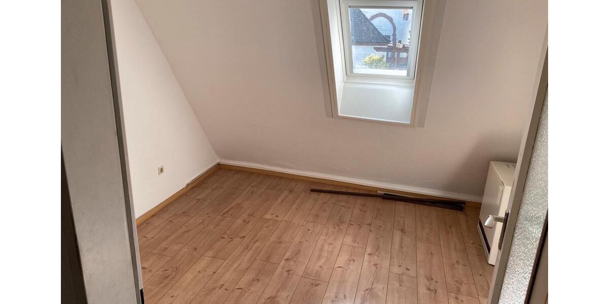 Etagenwohnung Straubenhardt - 4 Zimmer, 85 m&sup2;, 650&euro; | Angebot:26411690