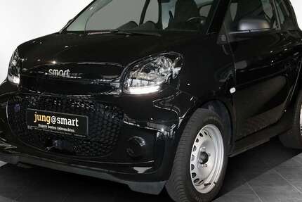 Smart forTwo 32.490 km 8.960 € Karlsruhe 76185
