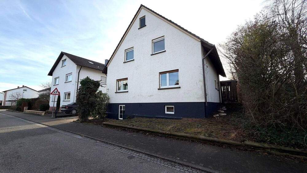 Großes Einfamilienhaus oder Zweifamilienhaus * in Kraichtal 1 zimmer