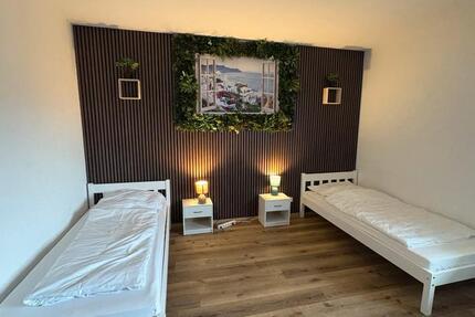 Wohnung Pforzheim Nordstadt - 8 Zimmer, 15 m&sup2;, 500&euro; | Angebot:25642687