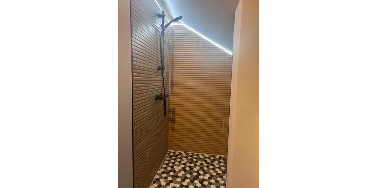 Dachgeschoßwohnung Pforzheim - 3 Zimmer, 65 m&sup2;, 800&euro; | Angebot:25634558