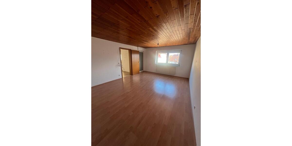 Geräumige DoppelhaushälfteMehrgenerationenhaus in Flehingen 9 zimmer