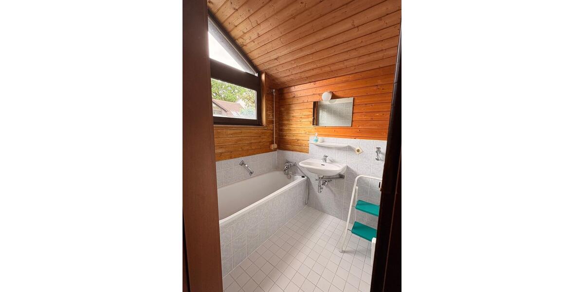 Dachgeschoßwohnung Engelsbrand - 2.5 Zimmer, 55 m&sup2;, 140.000&euro; | Angebot:26914153