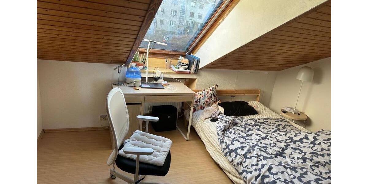 Dachgeschoßwohnung Pforzheim - 2 Zimmer, 52 m&sup2;, 630&euro; | Angebot:25612114