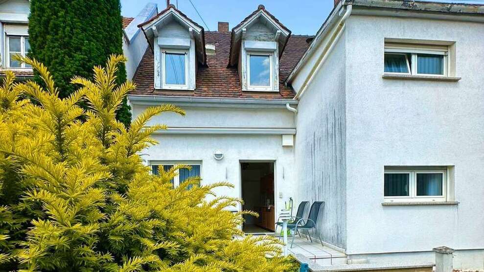Haus zum Kaufen in Karlsruhe 389.000 € 106 m²
