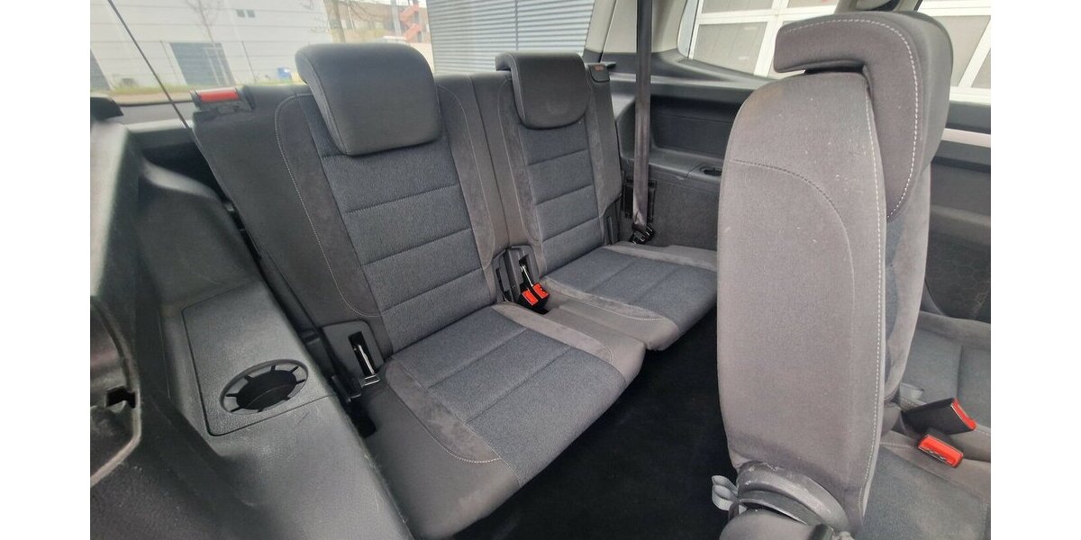 VW Touran Style BMT 7 Sitzer Klimaautomatik NAVI 269.000 km 6.799 &euro; Landau 76829