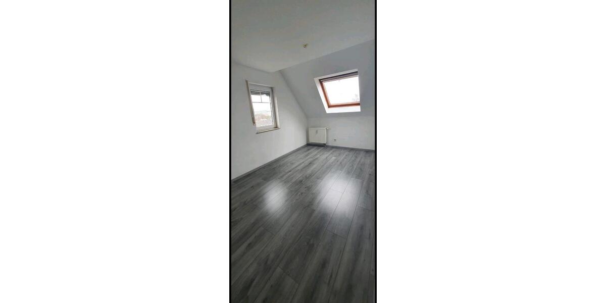 Etagenwohnung Bruchsal - 3 Zimmer, 85 m&sup2;, 1.150&euro; | Angebot:26415202