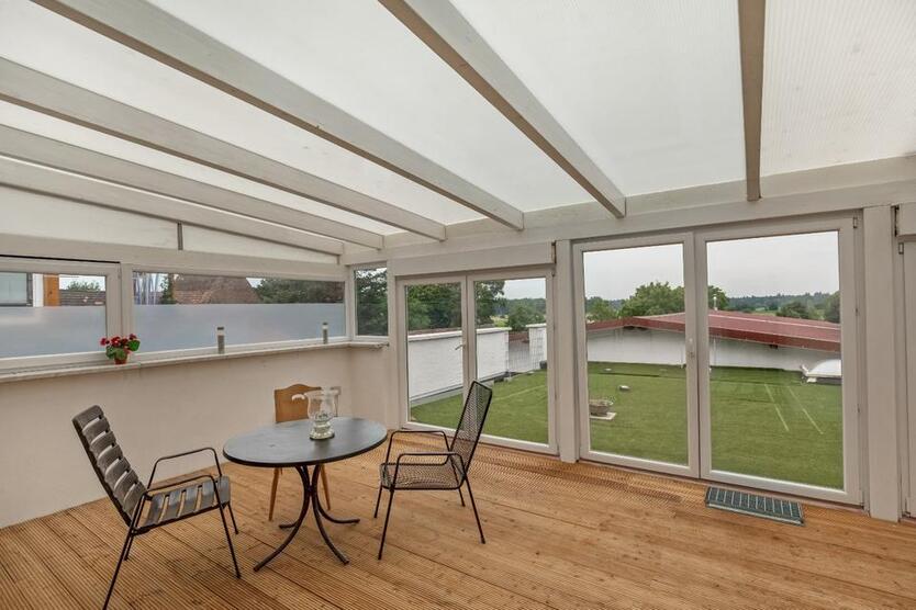 300qm Mehrfamilienhaus gedämmt,220qm MassivbauHalle 1260qm Grund