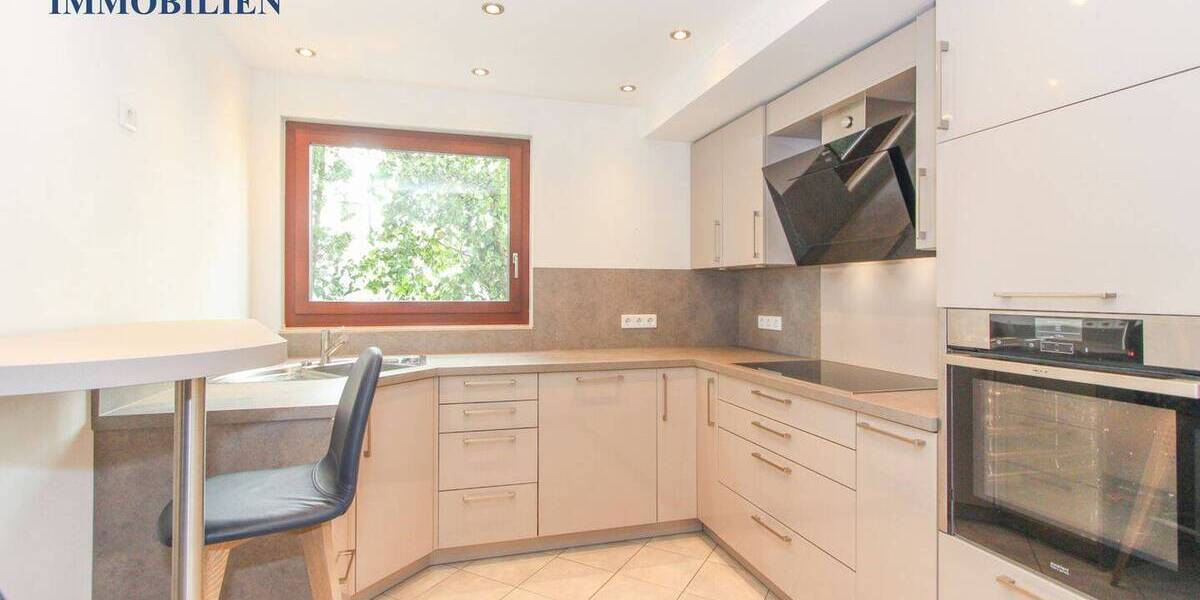 3-Zimmer-Wohnung mit EBK, neuem Bad und Garagenstellplatz 3 zimmer