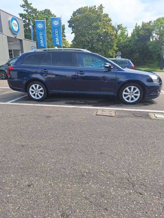 Toyota Avensis 103.000 km 4.800 € Südstadt (Karlsruhe) 76137