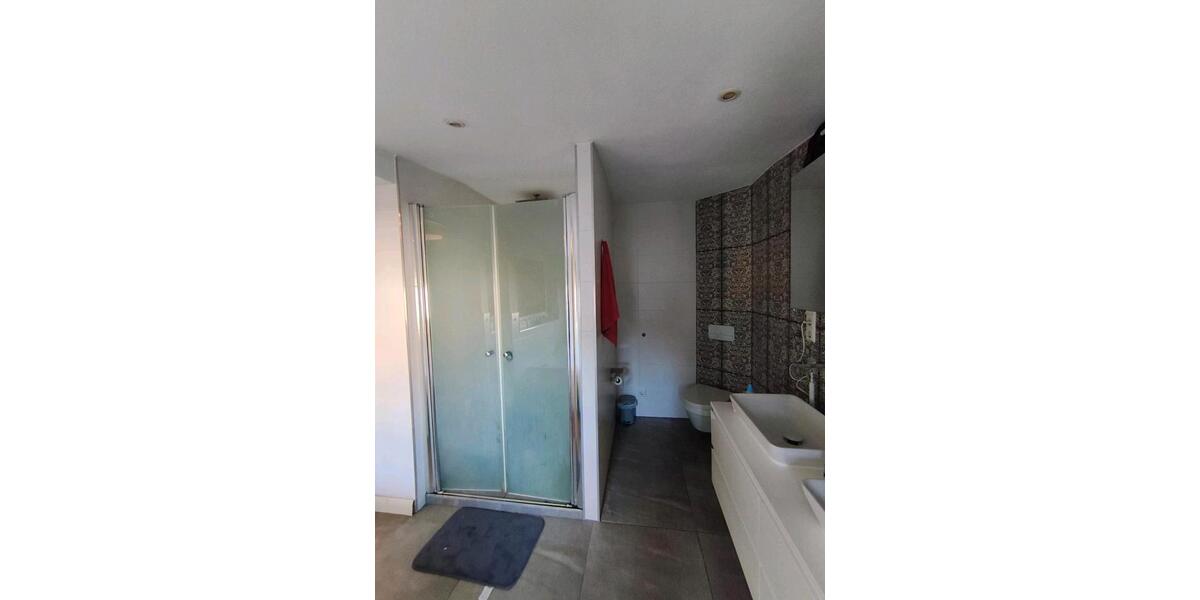 Exklusives Wohnerlebnis: ca.130qm Wohnung + Büro + XL Keller 3.5 zimmer