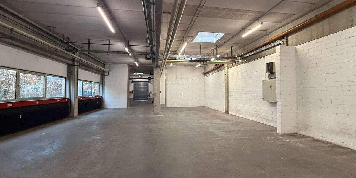 Vielseitig nutzbare Halle mit Halleneinbau und Freifläche in Karlsruhe zimmer