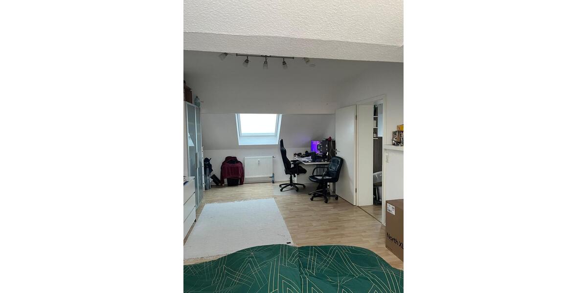 Dachgeschoßwohnung Karlsruhe Daxlanden - 4 Zimmer, 100 m&sup2;, 1.300&euro; | Angebot:25023270