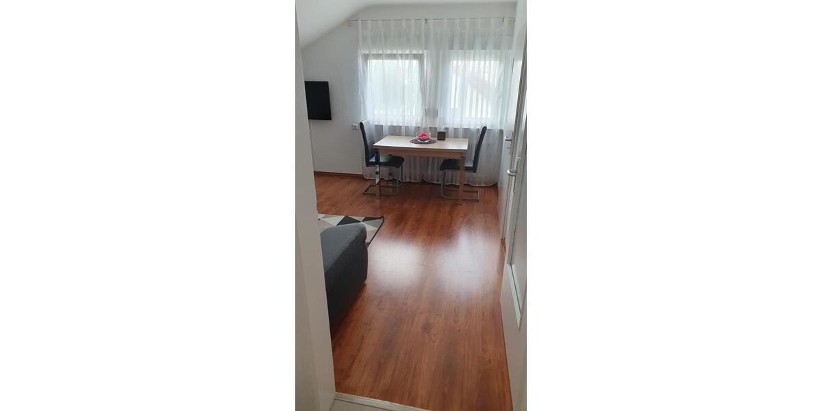 Dachgeschoßwohnung Oberderdingen - 2.5 Zimmer, 62 m&sup2;, 163.000&euro; | Angebot:26972592