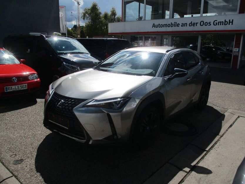 Lexus UX 27.800 km 28.990 € Baden-Baden 76532