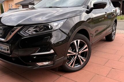 Nissan Qashqai 65.000 km 14.499 &euro; Karlsdorf-Neuthard 76689