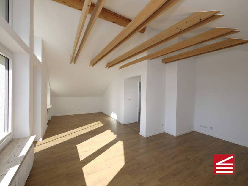Baden-Baden, Varnhalt, attraktive 3-Zimmer-Wohnung mit Balkon und Garage!