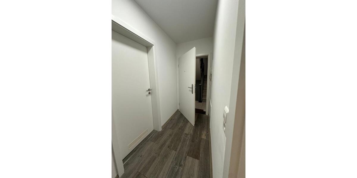 Helle 2-Zimmer-Wohnung mit Fußbodenheizung & Tiefgarage 3 zimmer