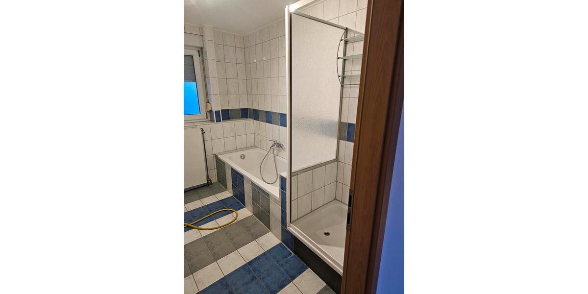 Dachgeschosswohnung zu vermieten ab 01.02.2026 3 zimmer