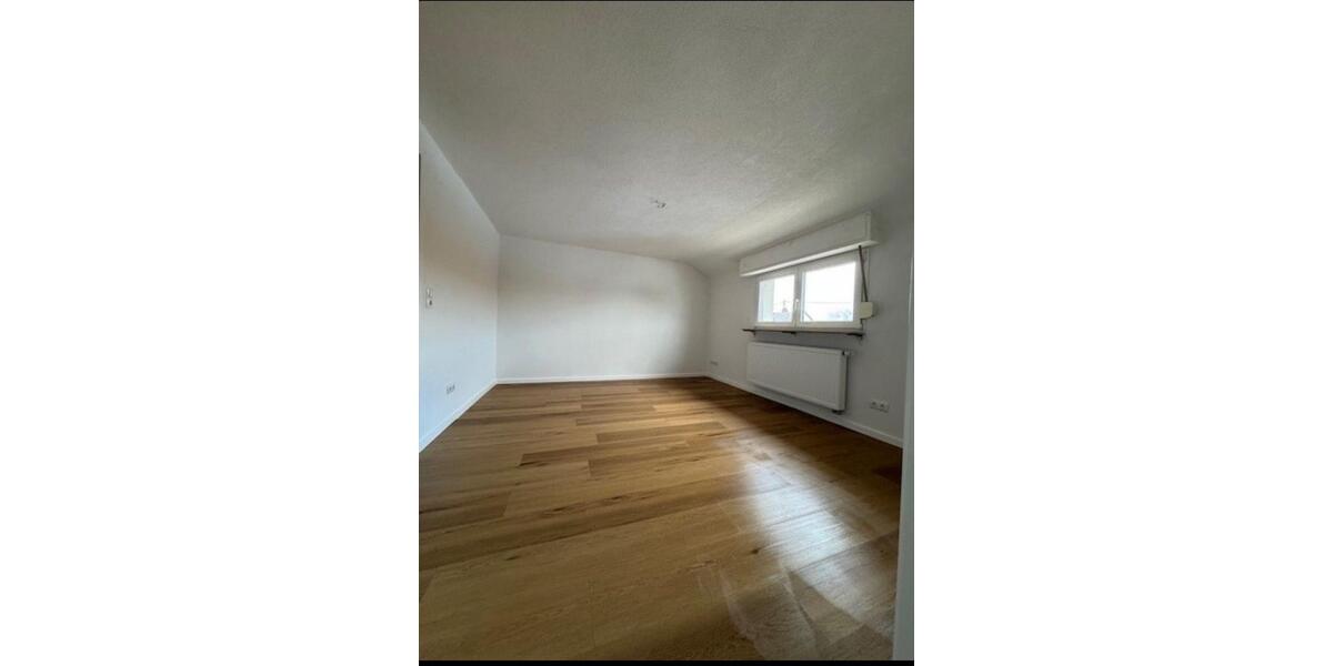 Dachgeschoßwohnung Karlsruhe Neureut - 4 Zimmer, 70 m&sup2;, 1.300&euro; | Angebot:26026661