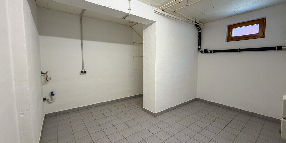 Wohnen wie im eigenen Haus – großzügige 6,5-Zimmer-Wohnung in zentraler Lage - Etagenwohnung Höfen an der Enz Höfen (Enz) | Angebot:27278658