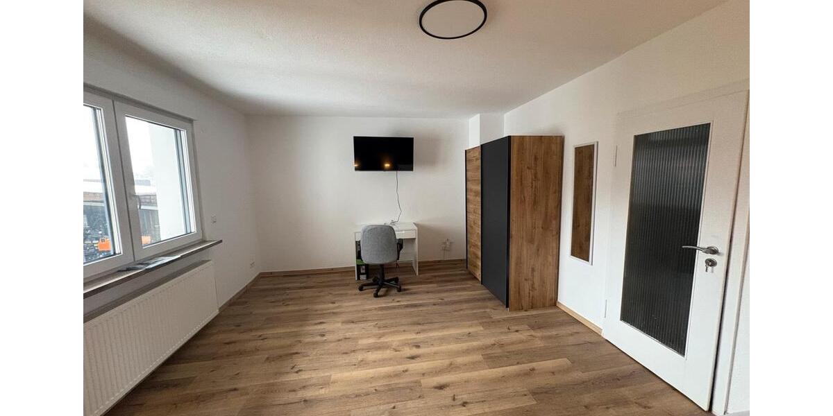 Etagenwohnung Pforzheim Nordstadt - 8 Zimmer, 15 m&sup2;, 500&euro; | Angebot:25642687