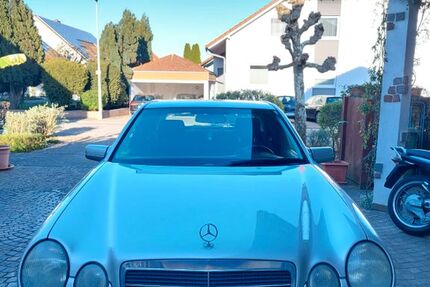 Mercedes-Benz E 200 162.000 km 2.600 € Neupotz 76777