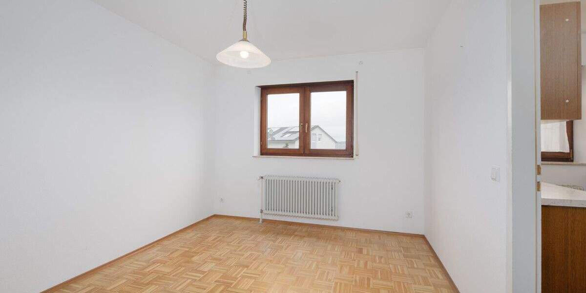 Solide DHH in begehrter Lage mit Garage, ohne Garten aber Ausbaureserve im DG! 5 zimmer