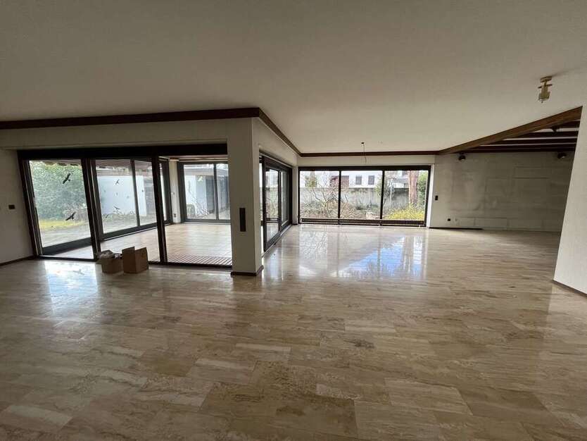 Haus zum Kaufen in Landau 760.000 € 200 m²