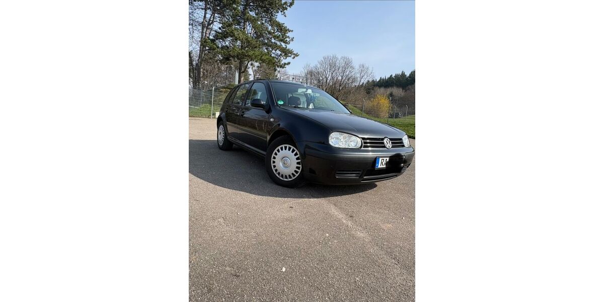 VW Golf 218.000 km 1.050 &euro; Gaggenau 76571