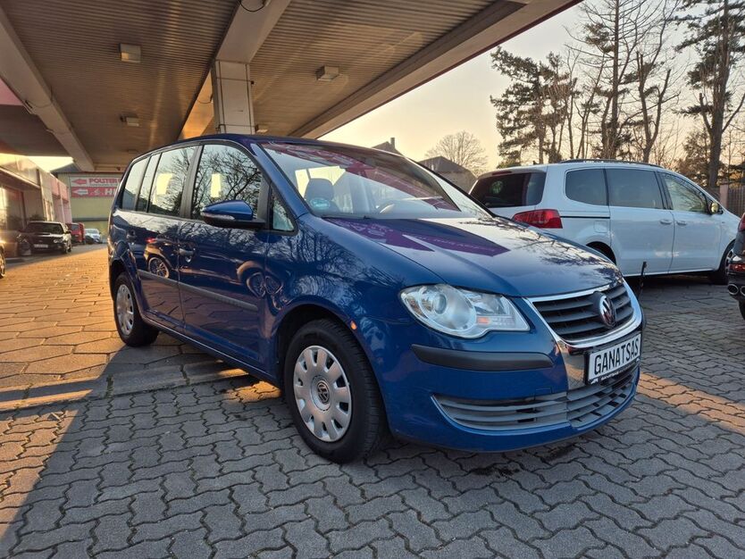 VW Touran 102.000 km 5.990 € Neumalsch 76316