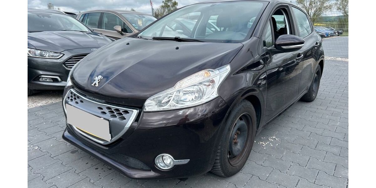 Peugeot 208 98.000 km 6.600 &euro; Muggensturm 76461