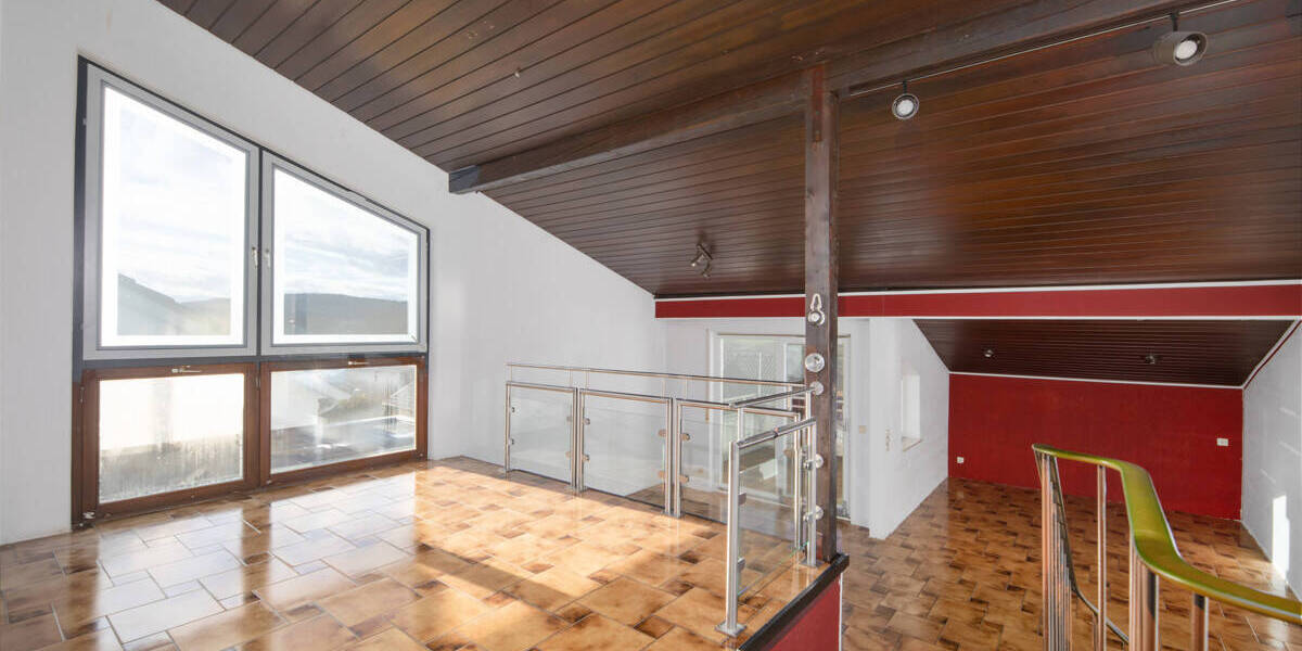 Familienfreundliches Reihenendhaus mit ELW und schönem Ausblick über Nöttingen 6 zimmer