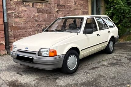 Ford Escort 120.000 km 2.100 € Karlsruhe 76133