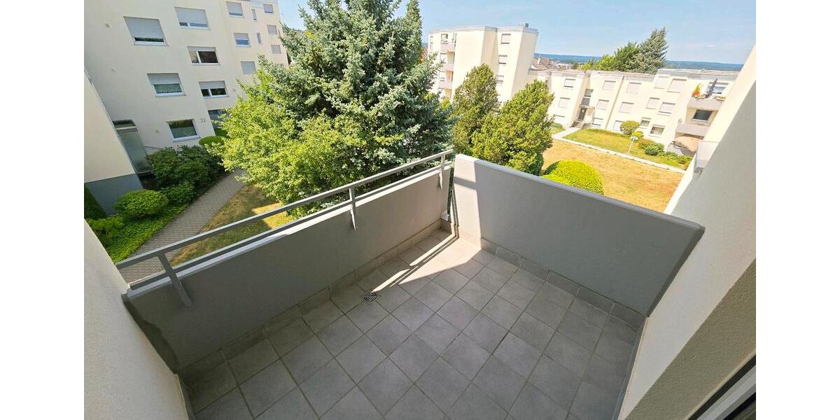 Etagenwohnung Straubenhardt - 3 Zimmer, 82 m&sup2;, 235.000&euro; | Angebot:27096355