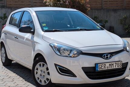 Hyundai i20 200.000 km 2.700 &euro; Winden 76872