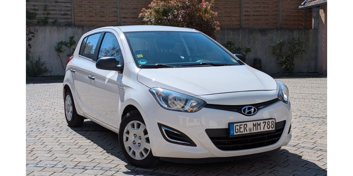 Hyundai i20 200.000 km 2.700 &euro; Winden 76872