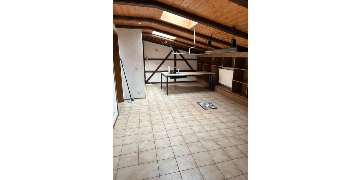 Etagenwohnung Steinmauern - 5 Zimmer, 150 m&sup2;, 1.200&euro; | Angebot:24976105