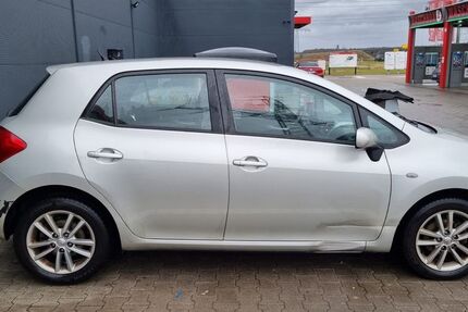 Toyota Auris 138.400 km 5.200 &euro; Linkenheim-Hochstetten 76351