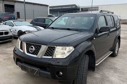Nissan Pathfinder 330.000 km 3.900 &euro; Bruchsal 76646
