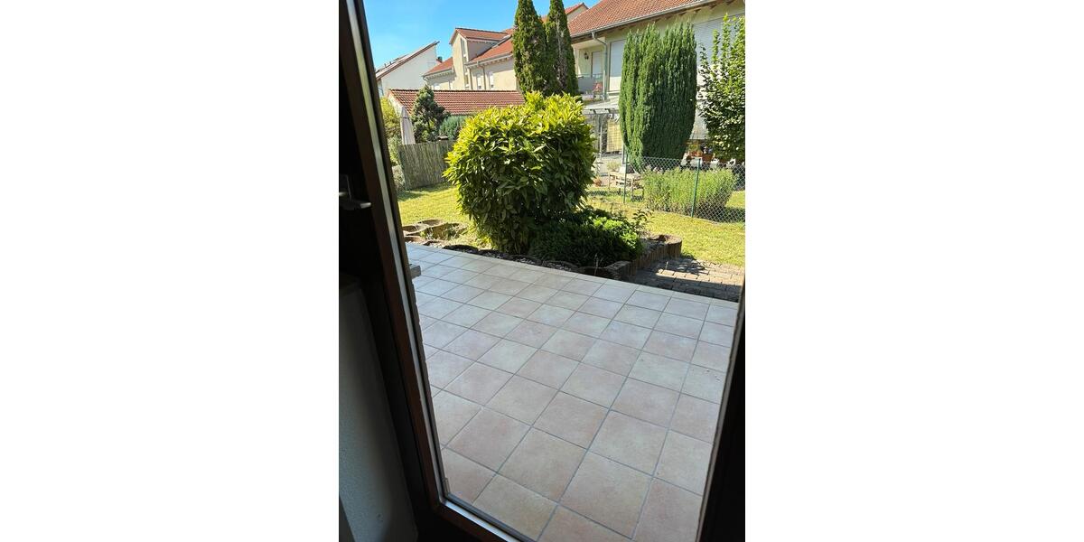 Bezug nach Kernsanierung mit Einbauküche, Terrasse und Garten 4 zimmer