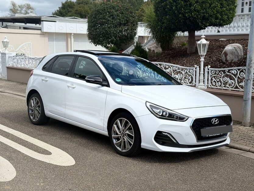 Hyundai i30 112.000 km 13.490 € Hördt 76771
