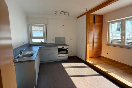 Wohnung Hatzenbühl - 4 Zimmer, 130 m&sup2;, 1.100&euro; | Angebot:25415292