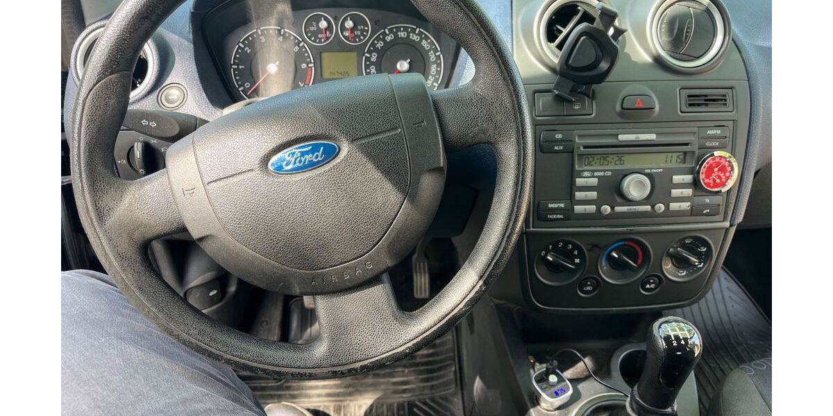 Ford Fiesta 147.000 km 1.950 &euro; Karlsruhe 76133