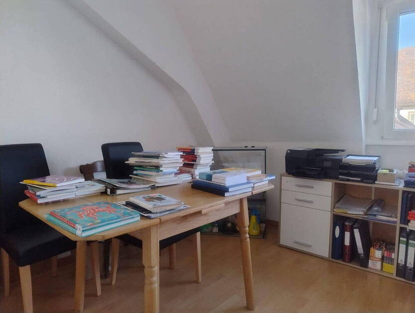 Für junge MieterStudenten - gemütliche Wohnung im 2. OG - Stadtmitte - auch als WG geeignet